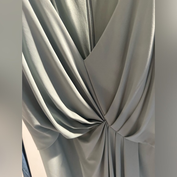 Sage green long formal dress - Picture 8 of 10